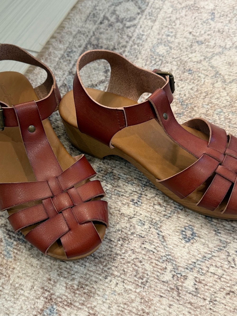 Universal Thread Brown Woven T-Strap Sandals